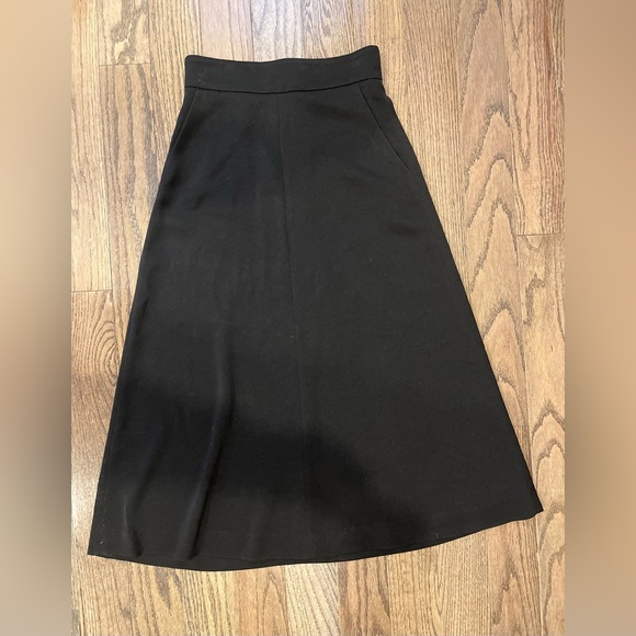 Aritzia Wilfred midi black skirt with pockets - Picture 1 of 4